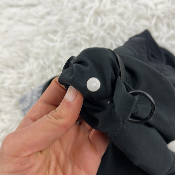 Lululemon Flip Out Boardshort Black / Beachy Floral White Fossil - Picture 6 of 6